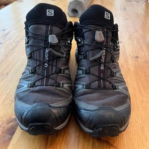 EUC Salomon Men’s Hiking Boot - Size 11.5